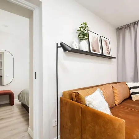 Tyzenhauzu Apartment