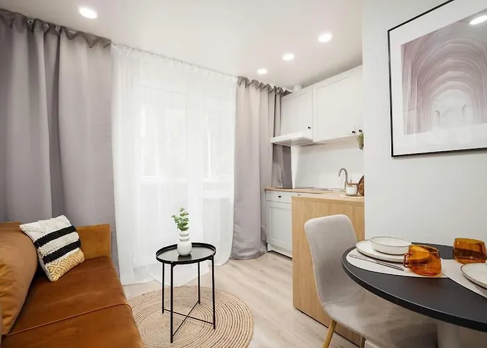 Tyzenhauzu Apartment