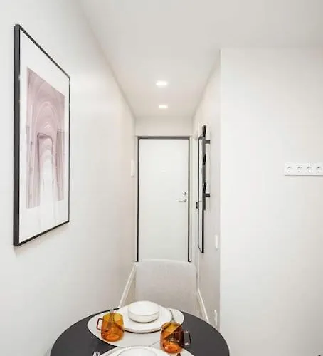 Tyzenhauzu Apartment