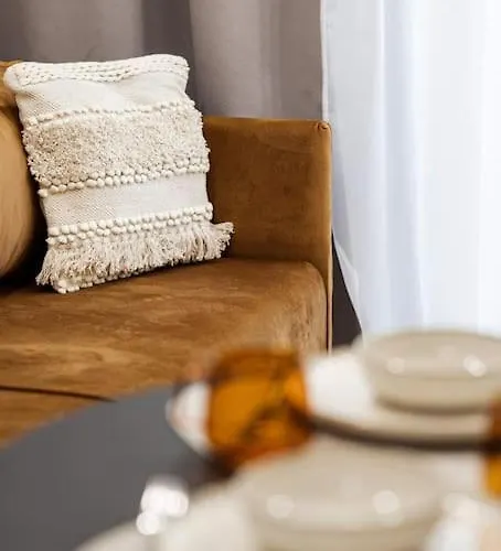 Tyzenhauzu Apartment *