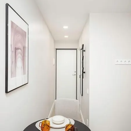 Tyzenhauzu Apartment